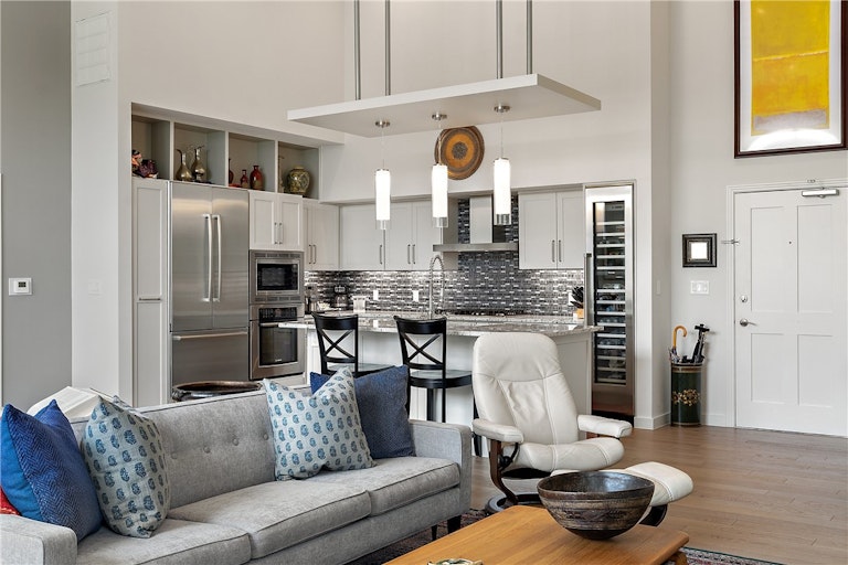 Photo 9 of 40 - 1600 Barton Springs Rd #3601, Austin, TX 78704