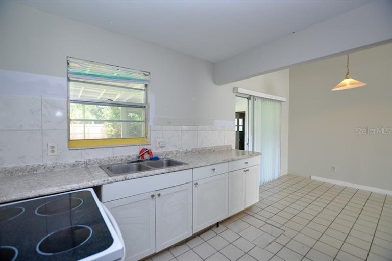 Photo 15 of 39 - 604 Deauville Ct, Kissimmee, FL 34758