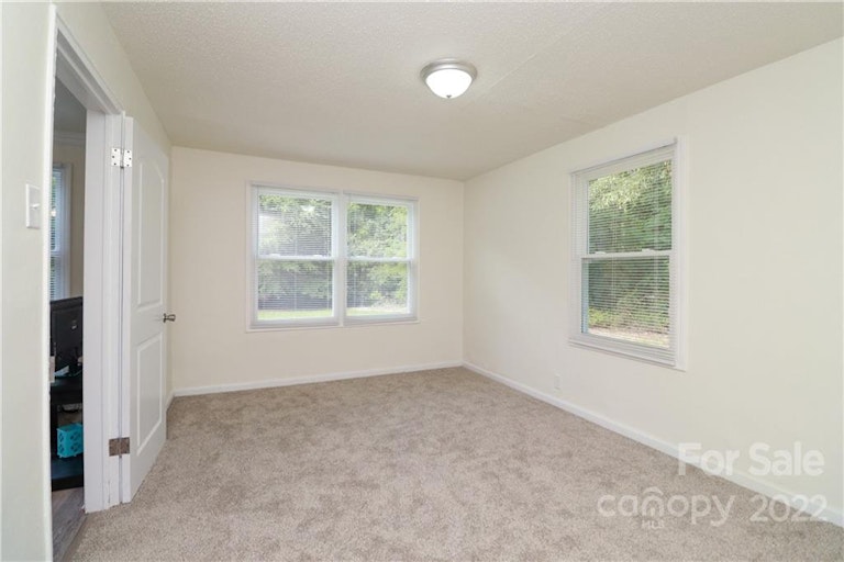 Photo 10 of 16 - 1007 Rainbow Dr, Kannapolis, NC 28081