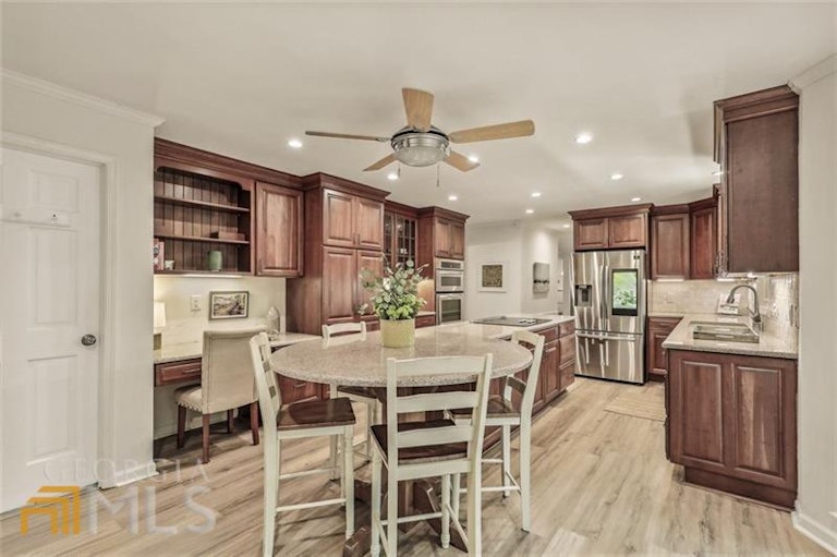 Photo 13 of 36 - 4345 Inverary Walk NE, Roswell, GA 30075