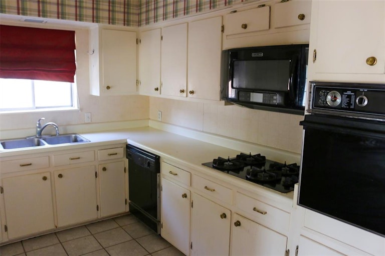 Photo 5 of 15 - 3216 Damascus Way, Dallas, TX 75234