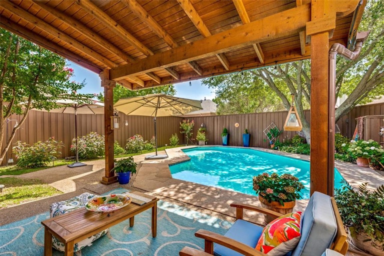 Photo 5 of 27 - 8609 Clear Sky Dr, Plano, TX 75025
