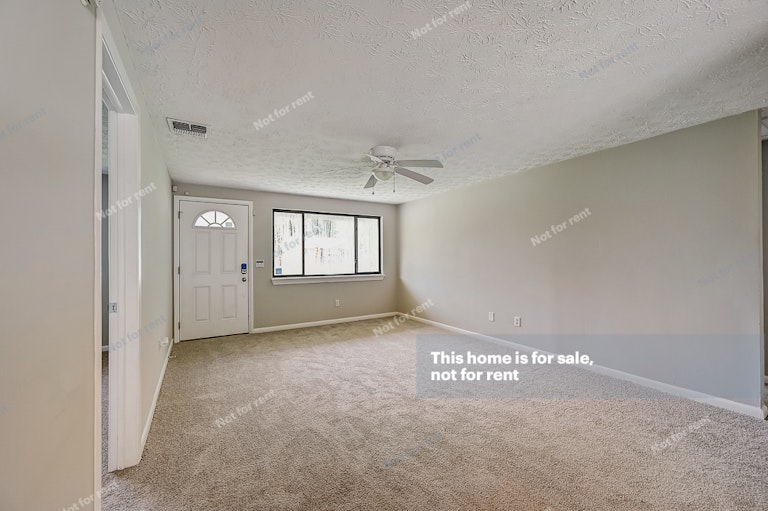 Photo 6 of 24 - 6937 Oriely Dr S, Jacksonville, FL 32210