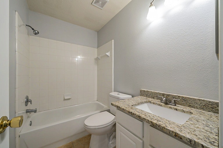 Photo 24 of 29 - 4115 Tree Mist Ct, Humble, TX 77346