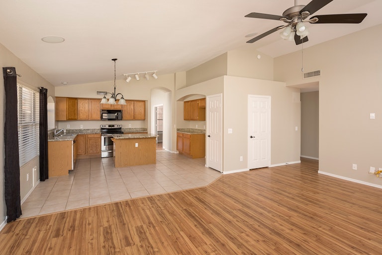 Photo 5 of 24 - 8920 W Davis Rd, Peoria, AZ 85382