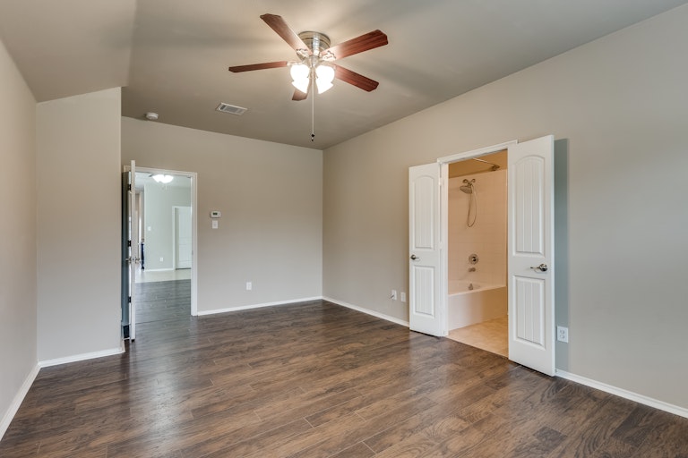 Photo 14 of 25 - 1308 Land Oak Rd, Royse City, TX 75189