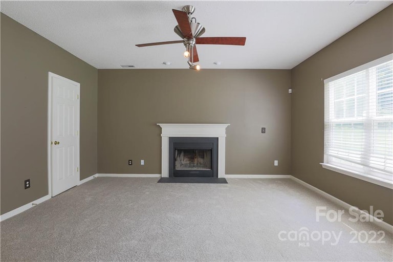 Photo 4 of 18 - 612 Pawley Dr, Charlotte, NC 28214