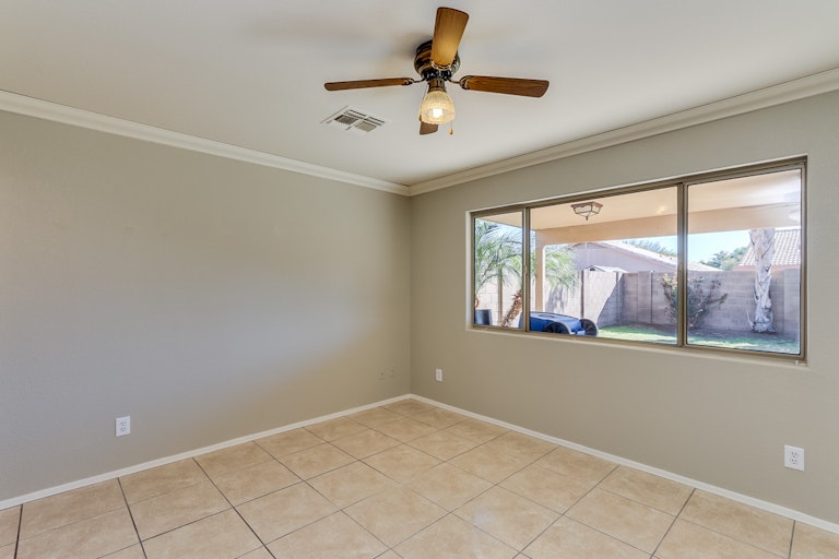 Photo 18 of 30 - 15031 W Kings Dr, Surprise, AZ 85374