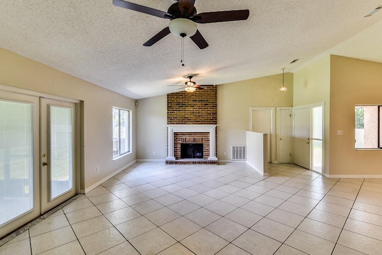 Photo 3 of 25 - 652 Orinda Ct, Casselberry, FL 32707