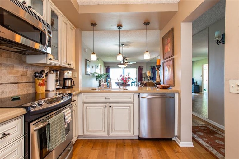 Photo 16 of 32 - 6295 Bahia Del Mar Cir #213, Saint Petersburg, FL 33715