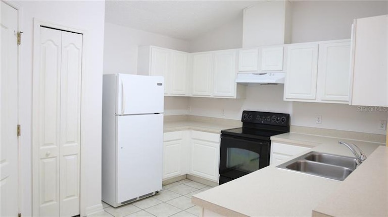 Photo 3 of 19 - 5841 Mariposa Cove Ln, Orlando, FL 32822