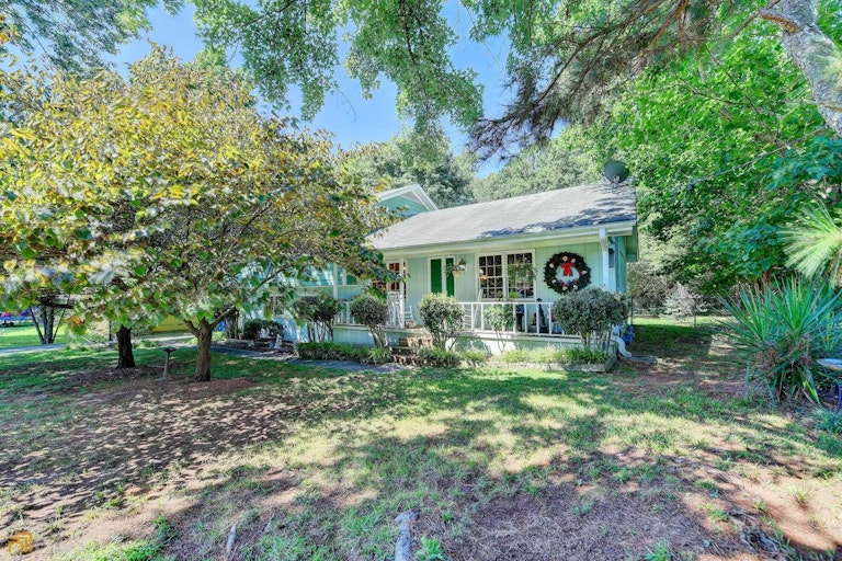 Photo 37 of 39 - 3371 San Antonio Dr, Snellville, GA 30039