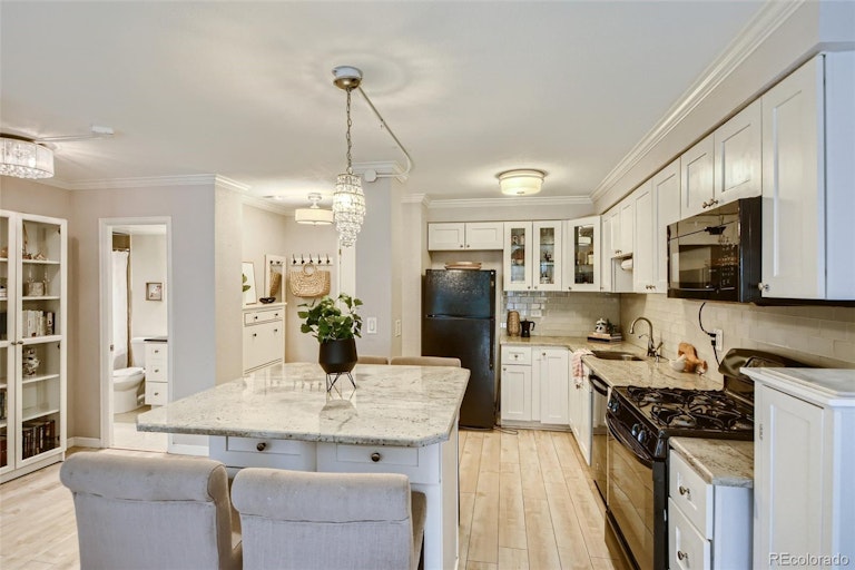 Photo 3 of 20 - 800 N Washington St #307, Denver, CO 80203