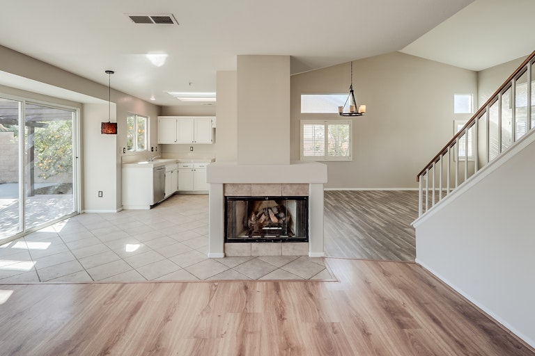 Photo 3 of 17 - 1568 N Grove St, Redlands, CA 92374