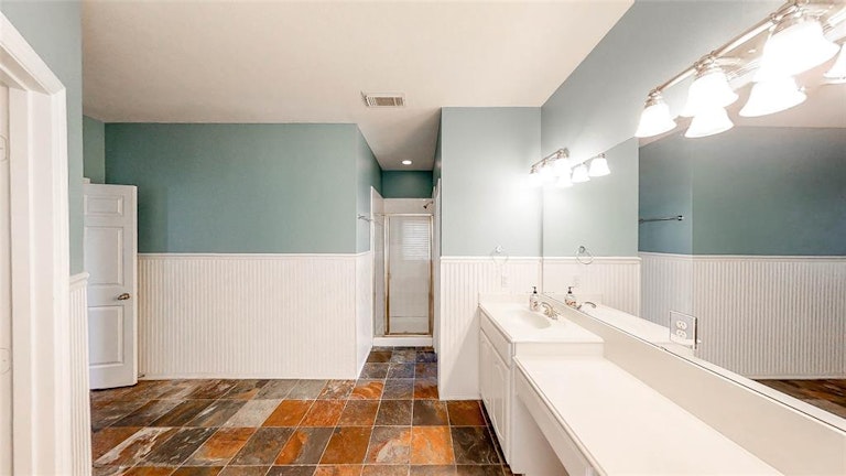 Photo 22 of 34 - 1800 Tara Ct, Flower Mound, TX 75028