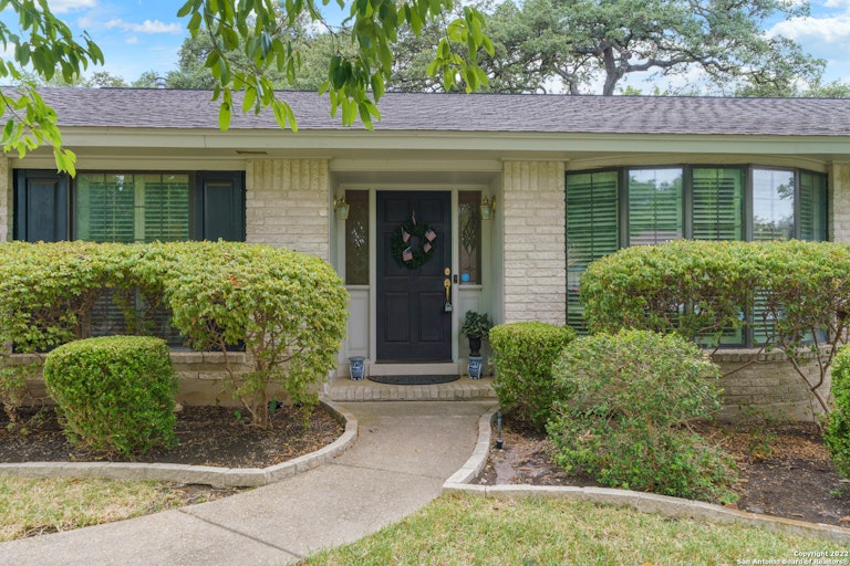 Photo 2 of 29 - 2035 Morning Dove St, San Antonio, TX 78232