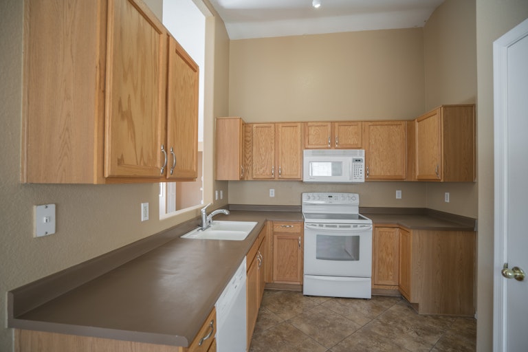 Photo 7 of 23 - 6605 W Whispering Wind Dr, Glendale, AZ 85310