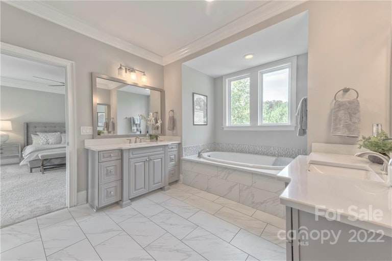 Photo 22 of 48 - 509 Lacebark Elm Ct, Matthews, NC 28104