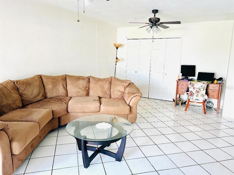 Photo 6 of 17 - 4250 37th St S #7, Saint Petersburg, FL 33711