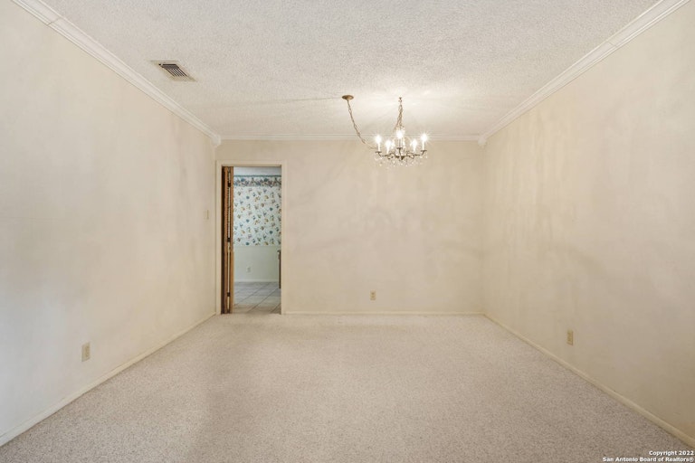 Photo 7 of 27 - 3538 Pinebluff Dr, San Antonio, TX 78230