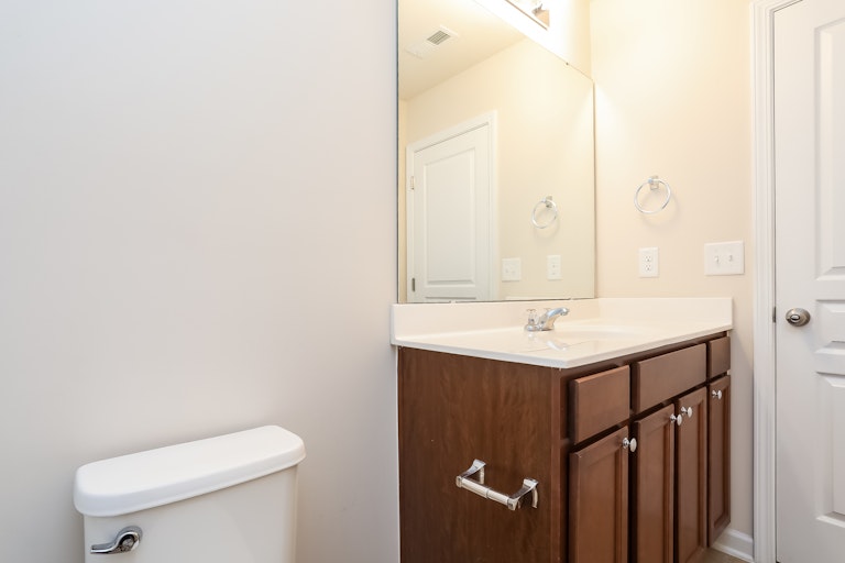 Photo 21 of 25 - 8512 Quarton Dr, Raleigh, NC 27616