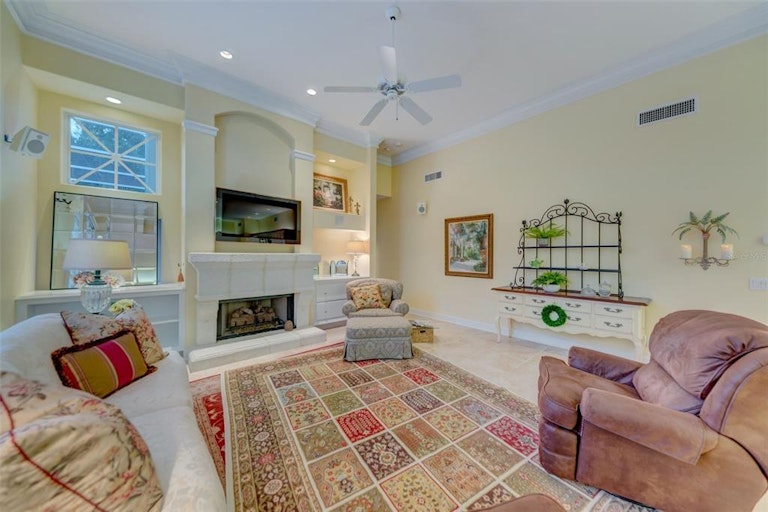 Photo 20 of 54 - 2107 Pinnacle Cir S, Palm Harbor, FL 34684
