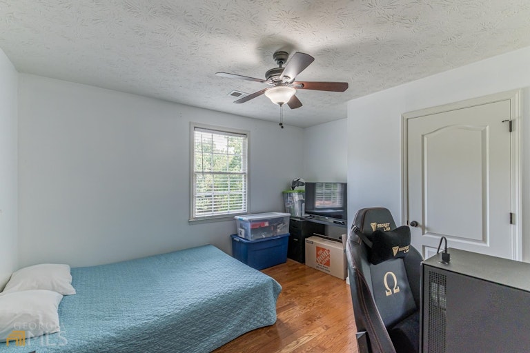 Photo 25 of 40 - 2899 Bruckner Blvd, Snellville, GA 30078