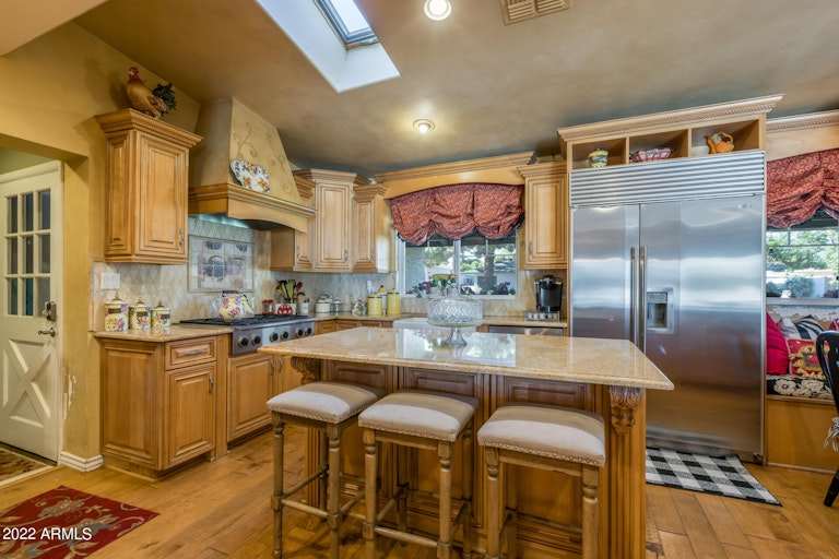 Photo 5 of 24 - 121 E Claremont St, Phoenix, AZ 85012