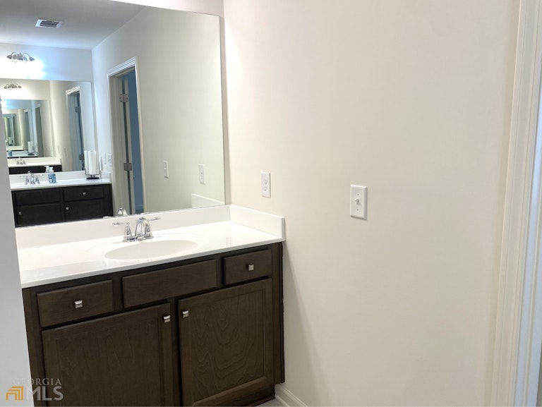 Photo 27 of 40 - 5840 Keystone Ln, Lithonia, GA 30058