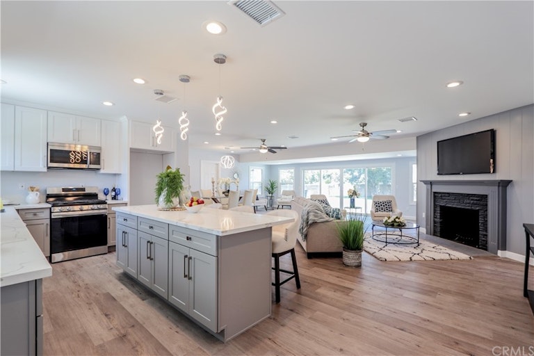 Photo 3 of 32 - 13311 Red Hill Ave, Tustin, CA 92780