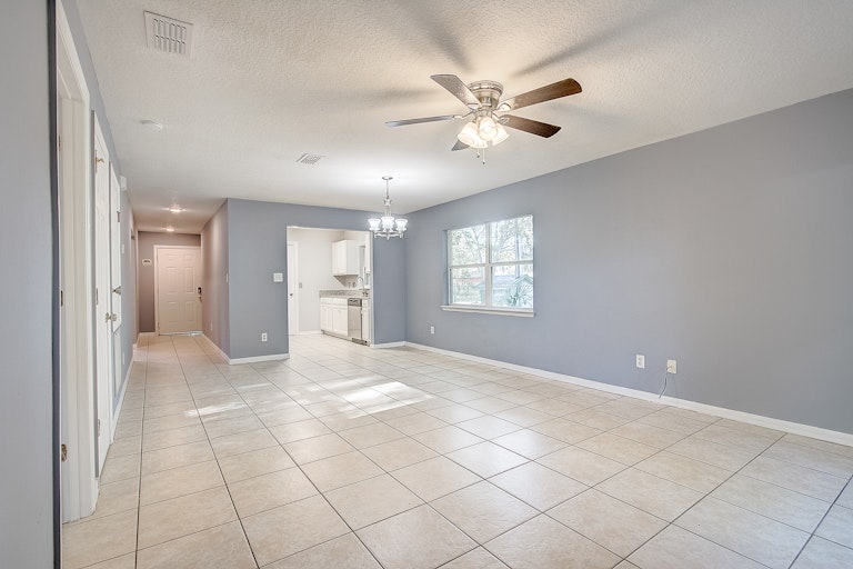 Photo 18 of 28 - 1915 2nd Dr, Sanford, FL 32771