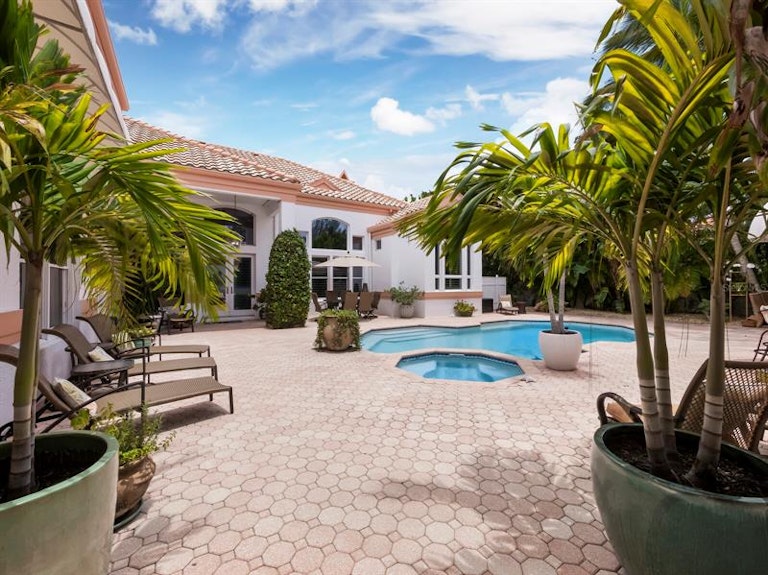 Photo 2 of 68 - 617 Weston Pointe Ct, Longboat Key, FL 34228