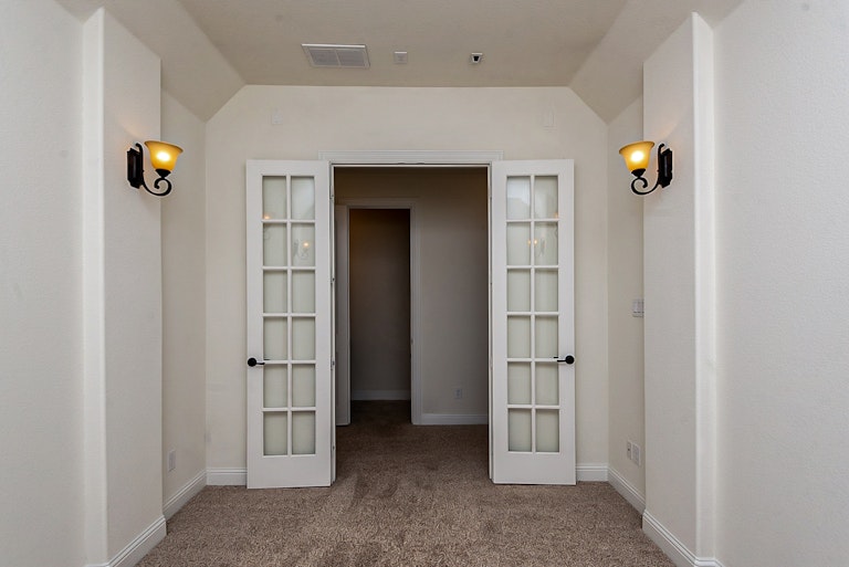 Photo 13 of 27 - 5220 Soren St, Irving, TX 75038