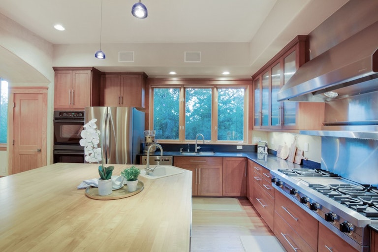 Photo 11 of 37 - 2018 Travis Heights Blvd, Austin, TX 78704