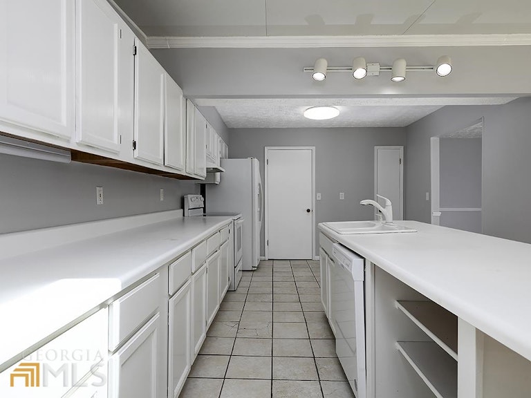 Photo 13 of 34 - 1203 Ridgeside Dr NW, Acworth, GA 30102