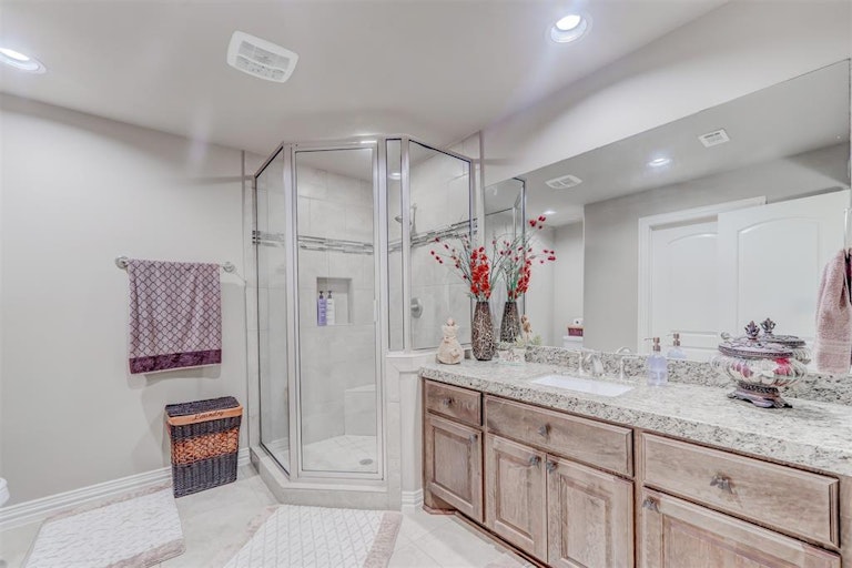 Photo 23 of 31 - 2026 Pecan St, Katy, TX 77494