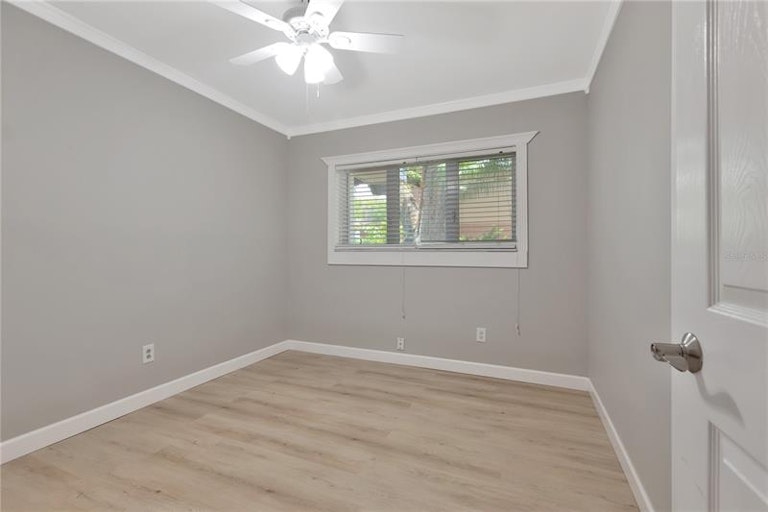 Photo 35 of 52 - 2302 S Arrawana Ave, Tampa, FL 33629