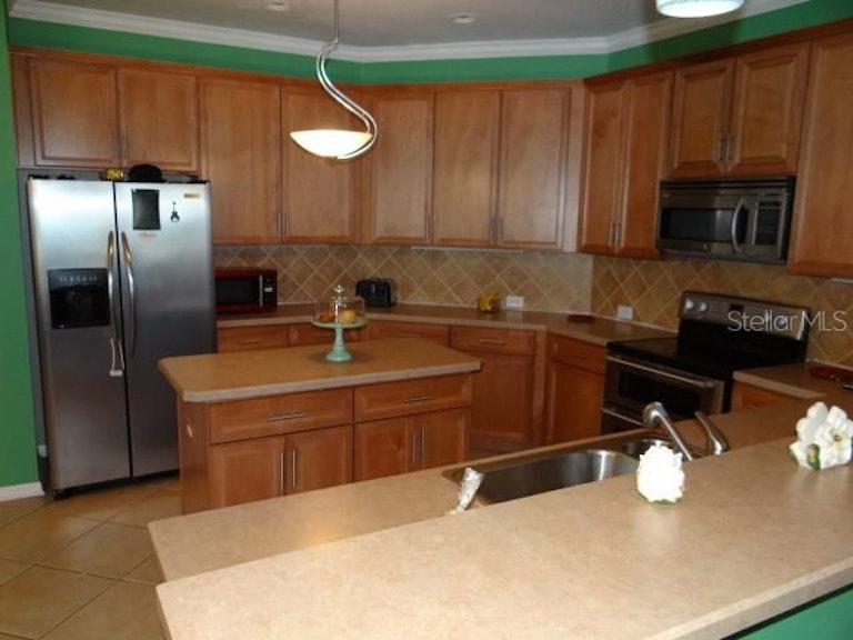 Photo 7 of 22 - 12505 Safari Ln, Riverview, FL 33579