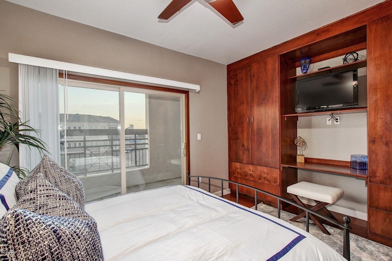 Photo 15 of 45 - 425 W Rio Salado Pkwy #307, Tempe, AZ 85281