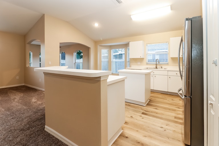 Photo 11 of 21 - 1475 Lake Shore Ranch Dr, Seffner, FL 33584