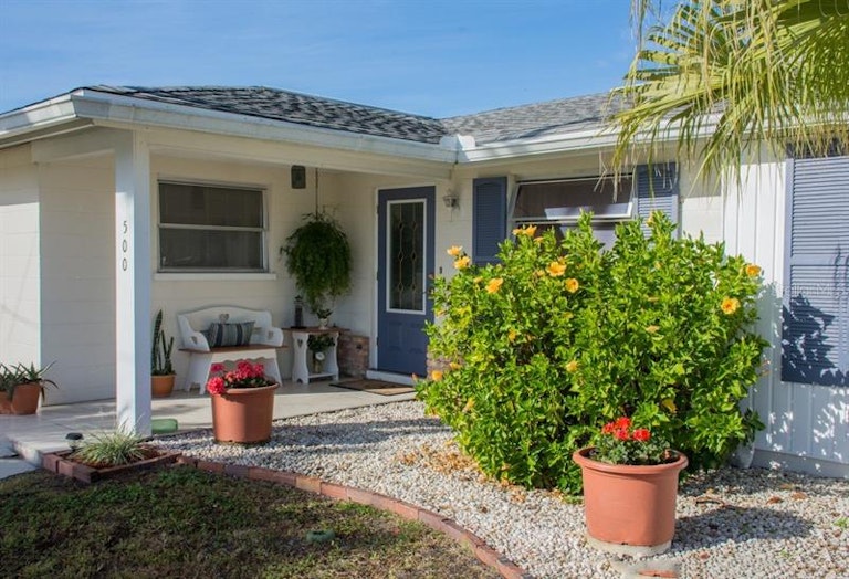 Photo 3 of 21 - 500 Sandlor Dr, Englewood, FL 34223