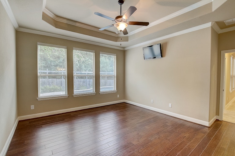 Photo 9 of 32 - 4620 Monterosa Ln, Round Rock, TX 78665