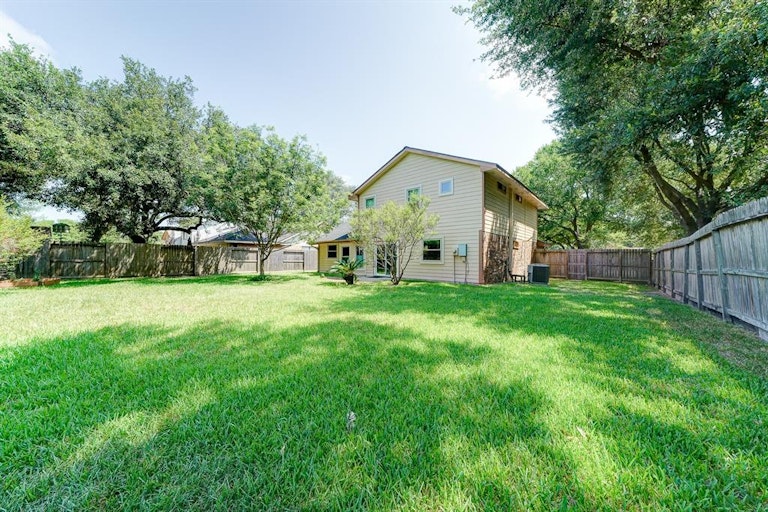 Photo 38 of 38 - 9715 Stableway Dr, Houston, TX 77065