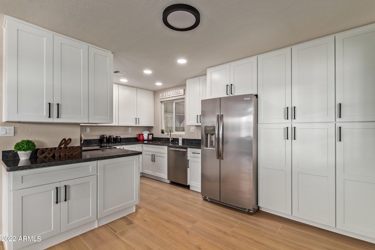 Photo 6 of 18 - 347 N Thunderbird Dr, Apache Junction, AZ 85120
