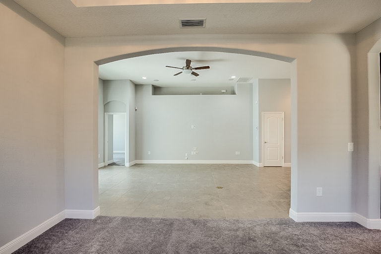 Photo 3 of 29 - 12104 Rambling Stream Dr, Riverview, FL 33579