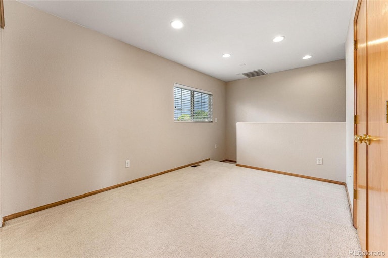 Photo 16 of 33 - 7962 S Kalispell Way, Englewood, CO 80112