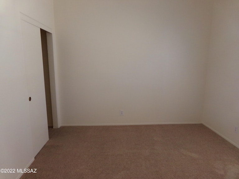Photo 9 of 27 - 543 W Parkwood Ct, Green Valley, AZ 85614