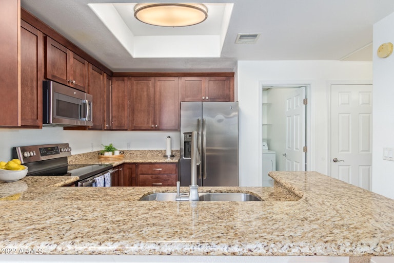 Photo 7 of 31 - 3830 E Lakewood Pkwy E #2140, Phoenix, AZ 85048