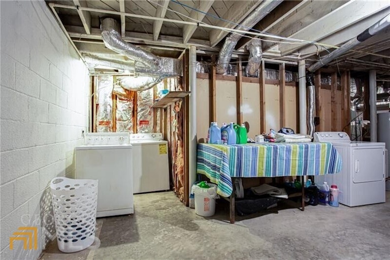 Photo 30 of 37 - 2612 Clairmont Rd NE, Atlanta, GA 30329