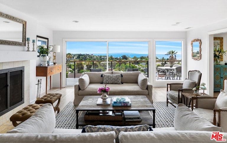 Photo 8 of 54 - 16656 Linda Ter, Pacific Palisades, CA 90272